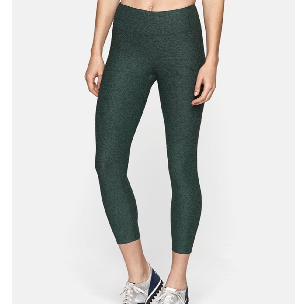 [SOLD] Outdoor Voices 3/4 warm up crop legging